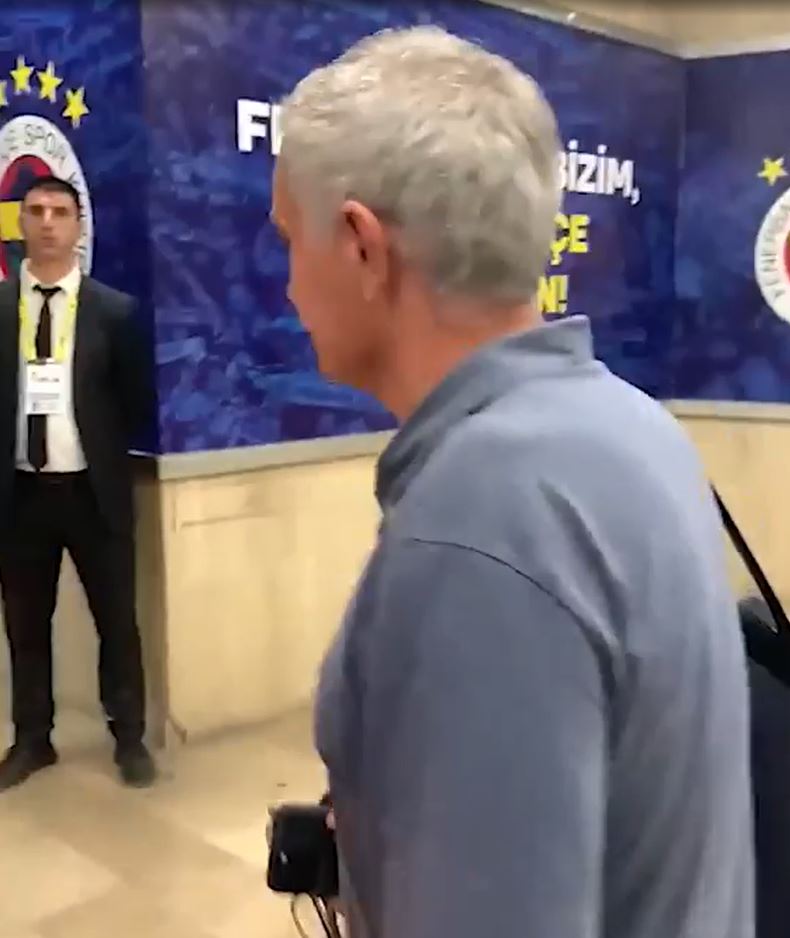 ontdek de mourinho-methode voor het versterken van movistar koi en verbeter de prestaties van je team met bewezen strategieën.