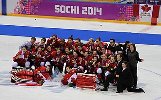 ontdek de woeste vechtpartij tijdens het ijshockey op de olympische winterspelen, een spannend en intens moment vol actie en competitie.